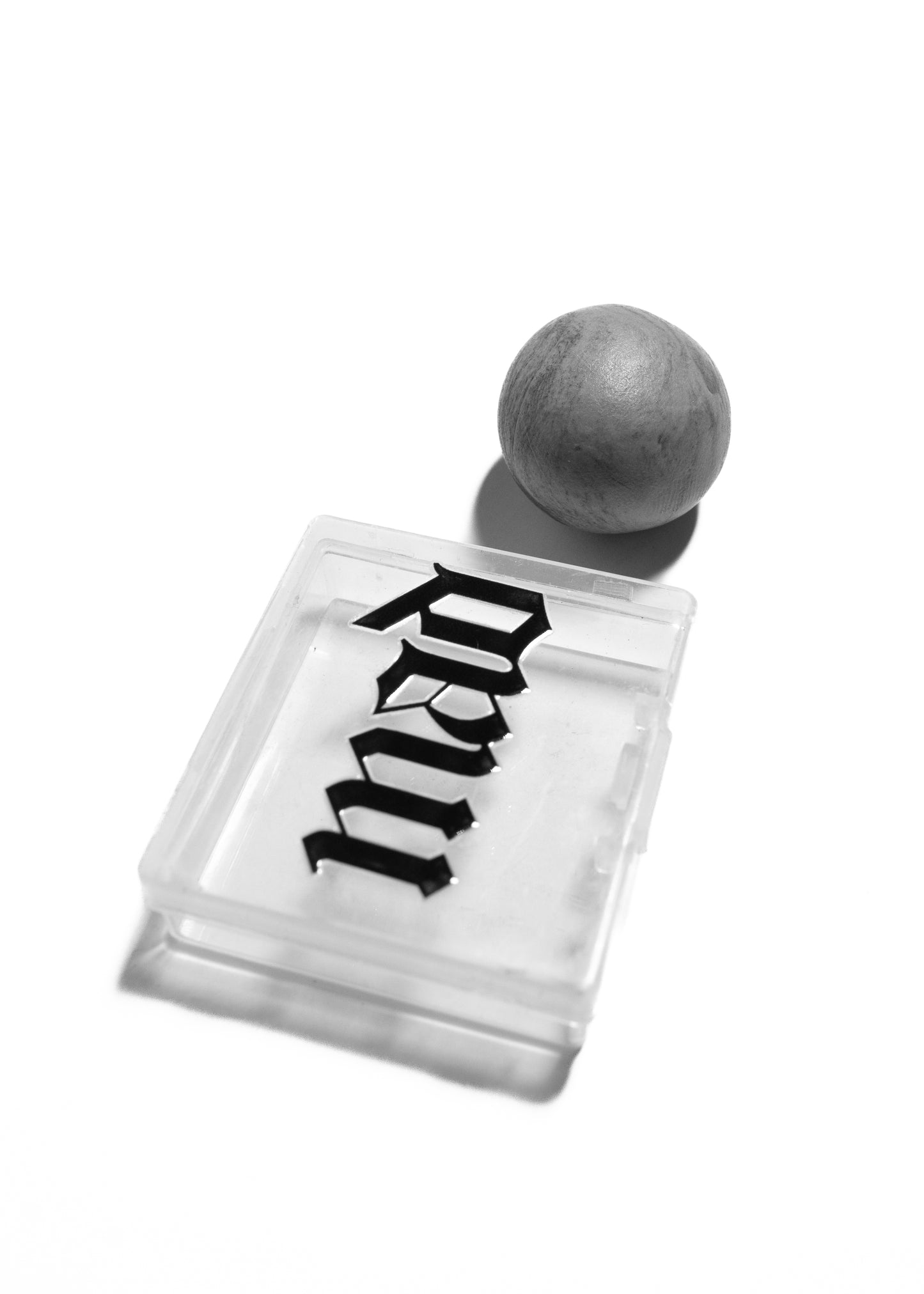 MAD ESSENTIALS CHARCOAL ART KIT